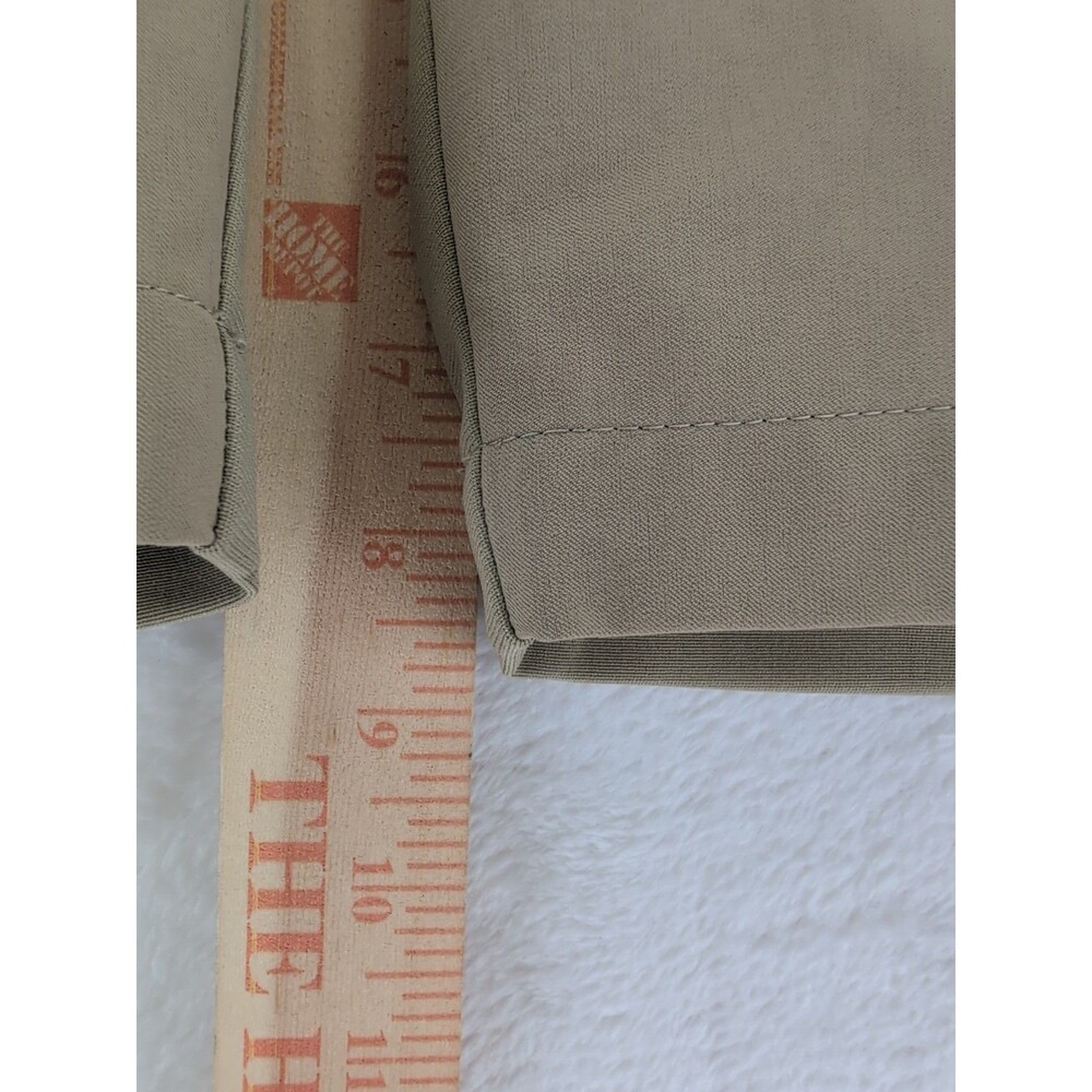 Adidas Performance Golf Shorts Flexible Waist Band Deep Pockets Men's 30 Tan - Picture 2 of 8